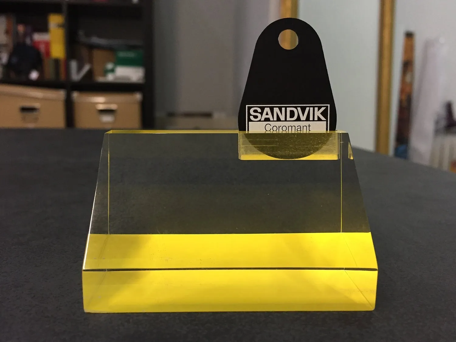 Acrylglas-Block mit Logo-Aufsteller