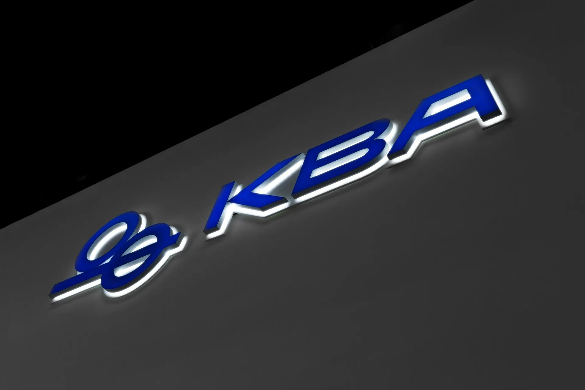 LED-beleuchtetes KBA-Logo