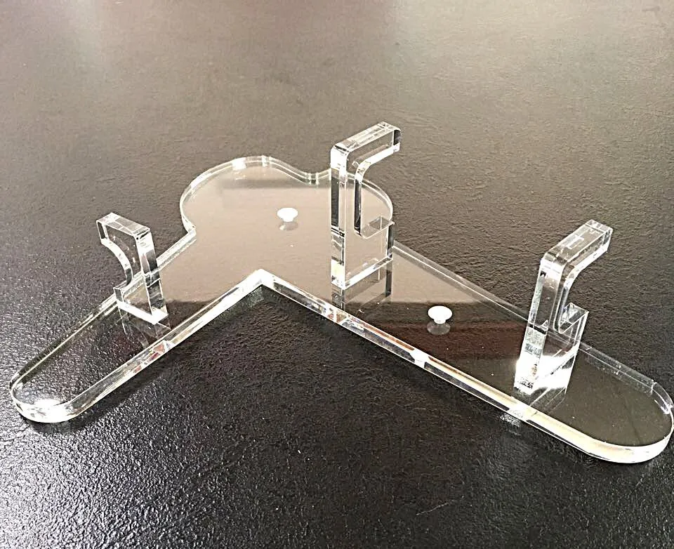 Lasergeschnittener Halter aus Acrylglas